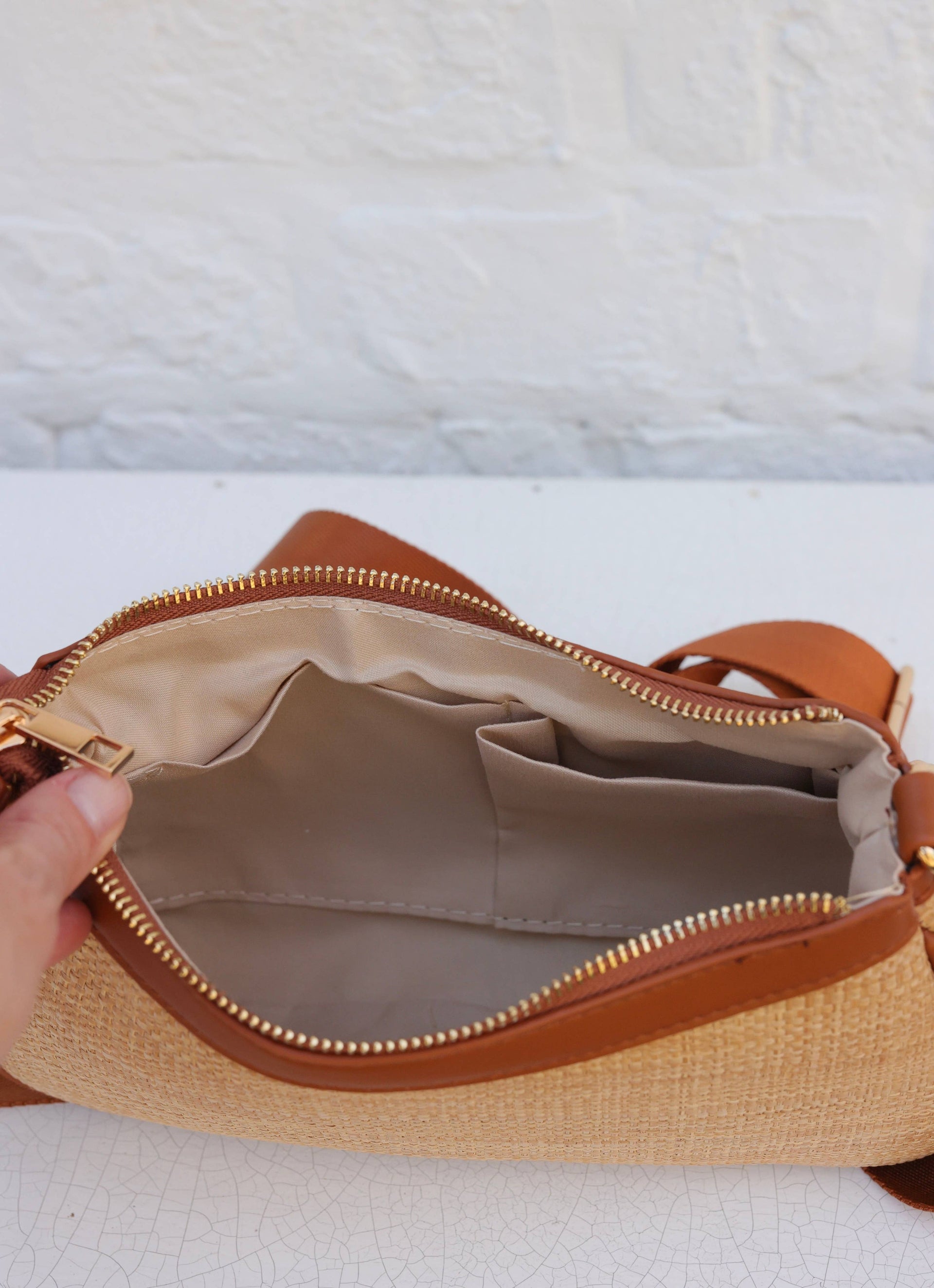 Gianna Crossbody: Camel