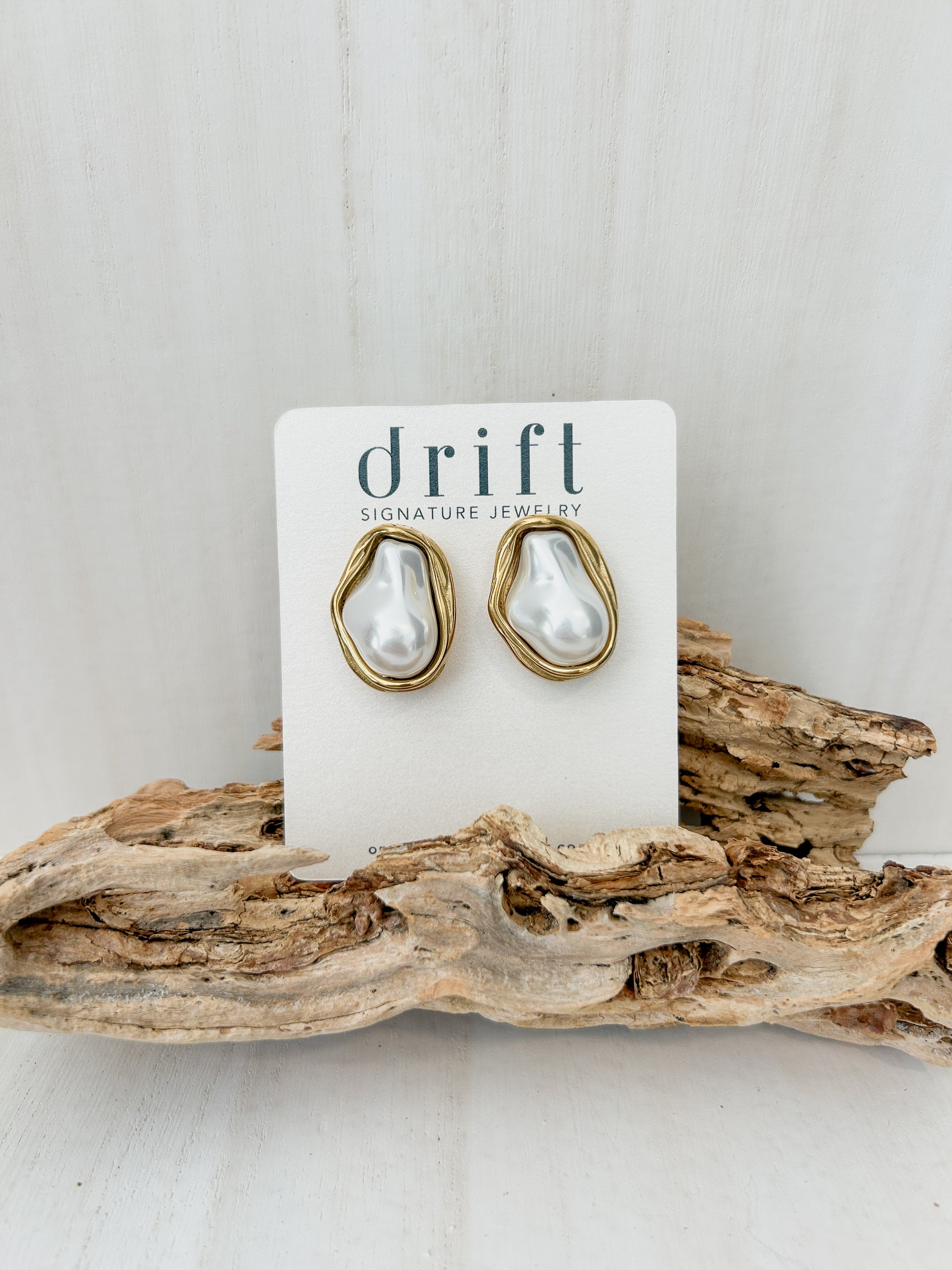 DRIFT Classic Pearl Round Earring