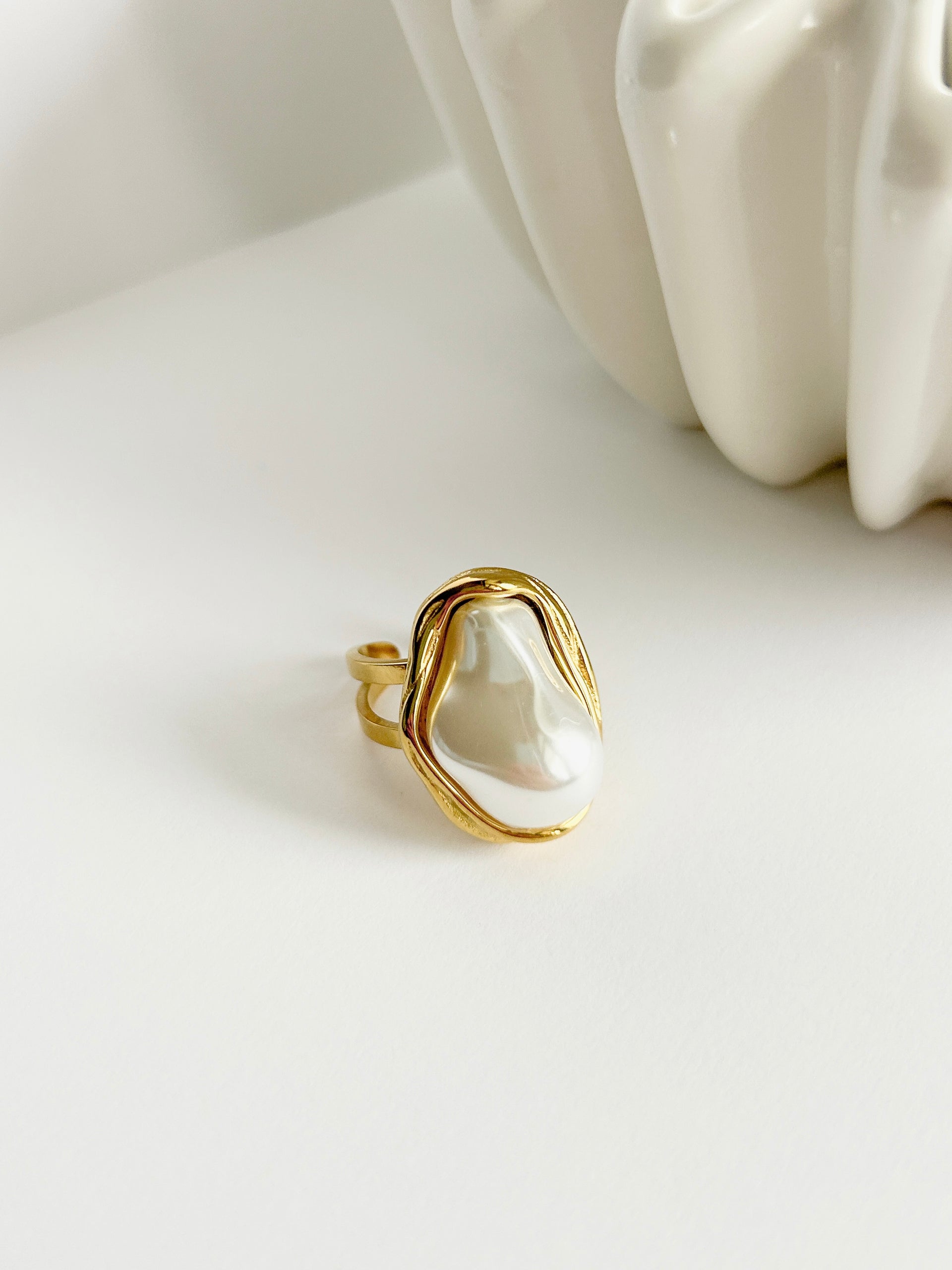 DRIFT Classic Pearl Round Ring
